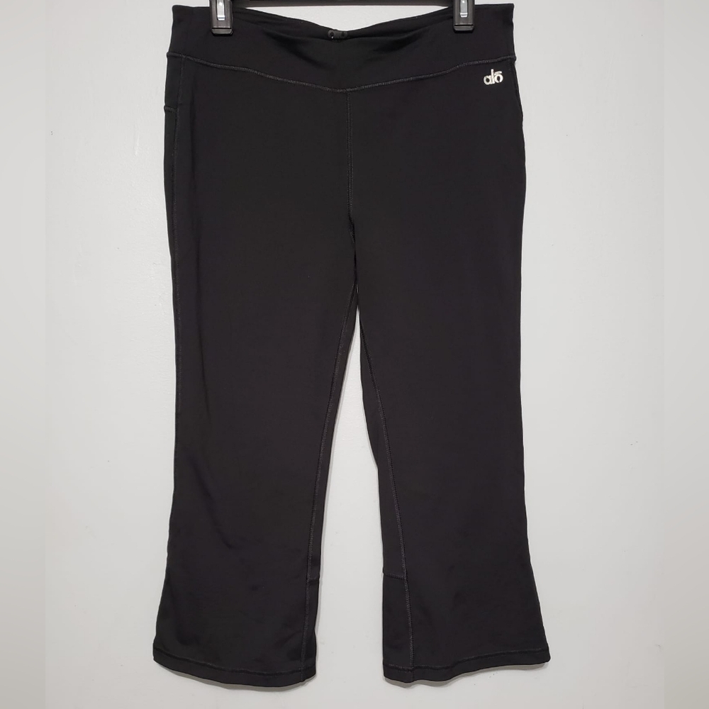 Alo Yoga Slit Back Capri Leggings Womens Size M Black Stretchy